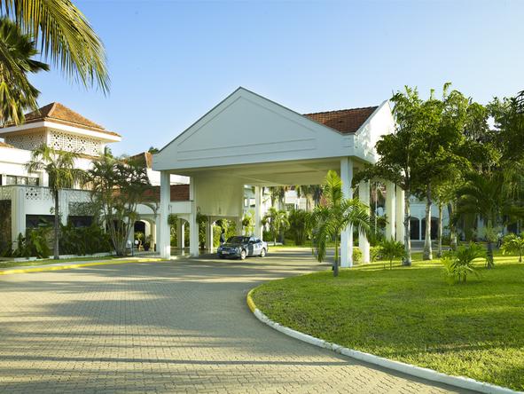 Sarova Whitesands Beach Resort and Spa - Entrance 